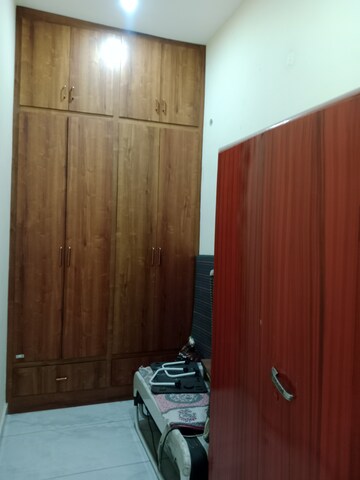 Room in 3 BHK Builder Floor at Huda – for Rent
