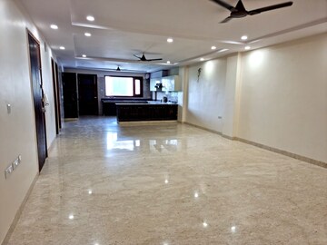 Parking in 4 BHK Independent House at Palam Vihar – for Rent