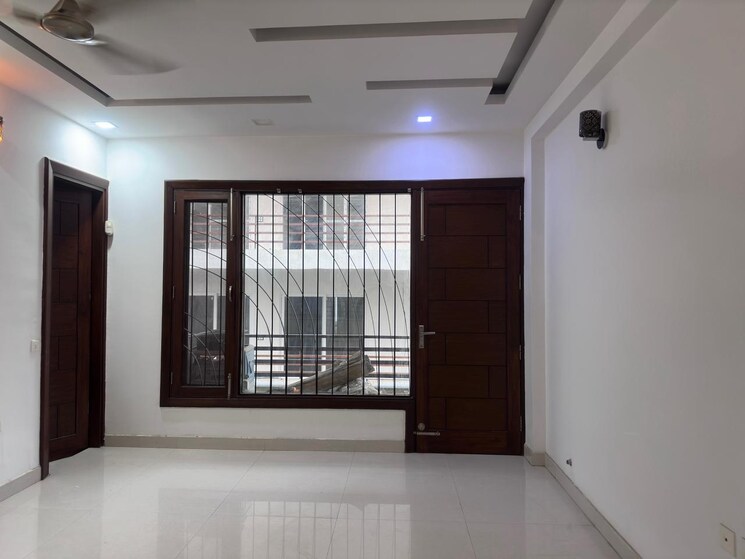 Room, sector 23 3 Bedroom 2622 Sq.Ft. Builder Floor In Sector 23 Gurgaon 8840383