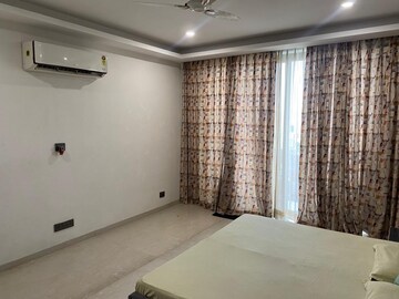 Room in 2 BHK Builder Floor at Sector 23 – for Rent