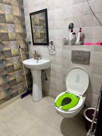 Bathroom in 1 BHK Builder Floor at Sector 23 – for Rent