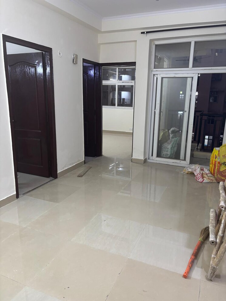 Room, amrapali-princely-estate 2 Bedroom 875 Sq.Ft. Apartment In Sector 76 Noida 8840402