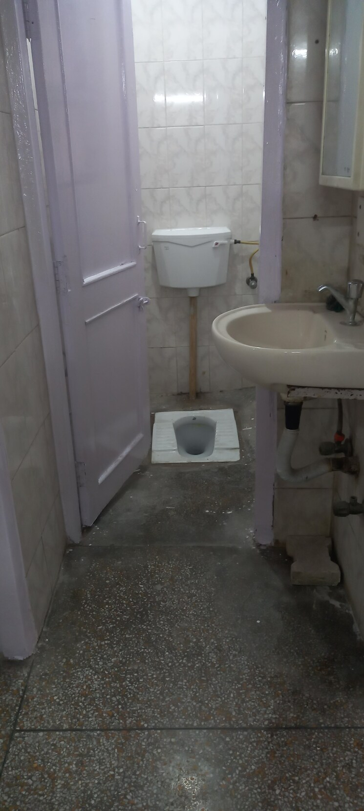 Bathroom, ip extension 2 Bedroom 900 Sq.Ft. Apartment In Ip Extension Delhi 8840411