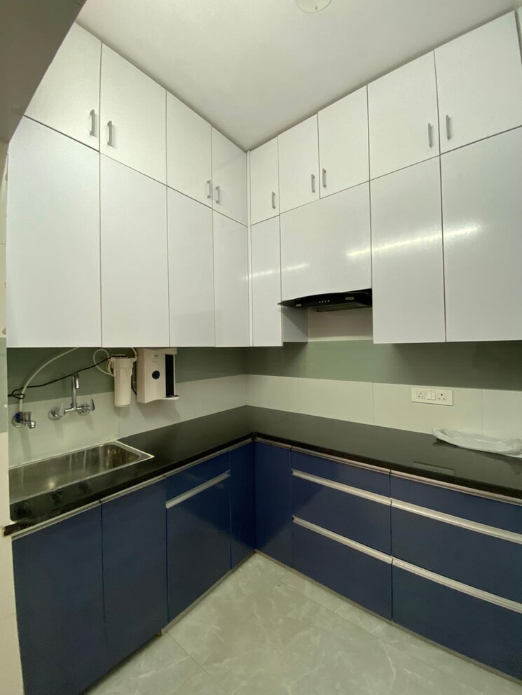 Kitchen, navbharat-apartments 2 Bedroom 950 Sq.Ft. Apartment In Paschim Vihar Delhi 8840422