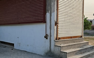 Shop For Rent in Sector 21d