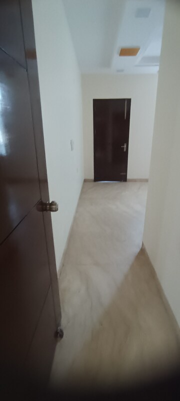 Room in 4 BHK Builder Floor at Virender Nagar – for Rent