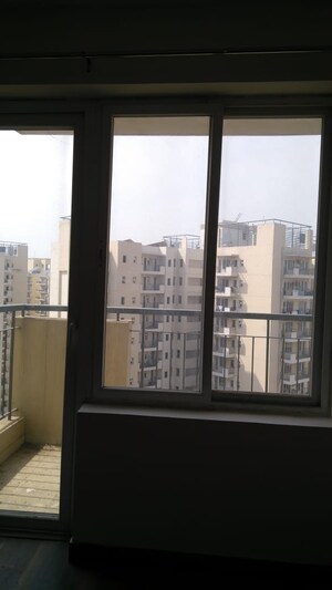 Room in 2 BHK Apartment at Signature Global The Millennia, Sector 37d – for Sale