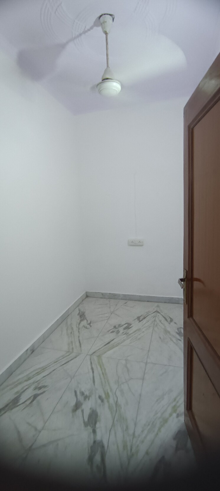 Room, meenakshi garden 3.5 Bedroom 1800 Sq.Ft. Builder Floor In Meenakshi Garden Delhi 8840499