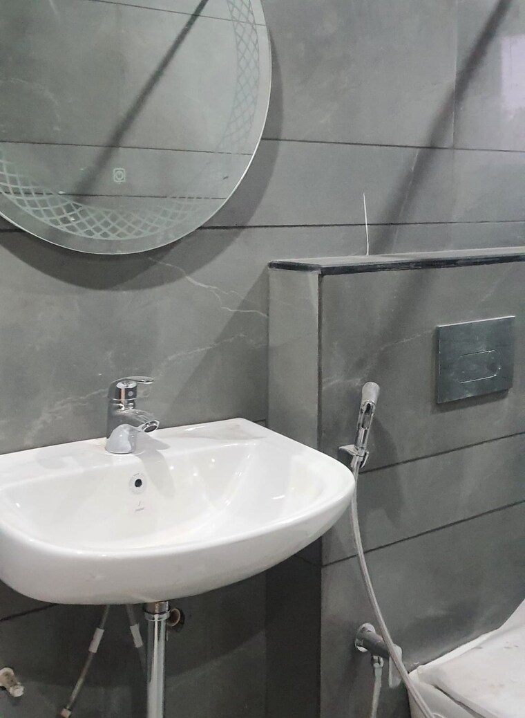 Bathroom, bhattakufer 3 Bedroom 1200 Sq.Ft. Apartment In Bhattakufer Shimla 8840528