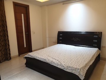 Bedroom in 3 BHK Builder Floor at Defence Colony – for Rent