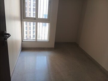 Room in 2 BHK Apartment at Runwal Eirene, Balkum Pada – for Rent