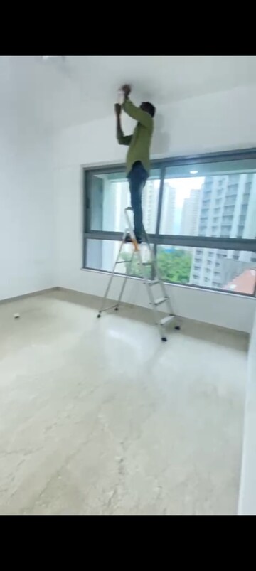 Room in 3.5 BHK Apartment at Kalpataru Immensa, Kolshet Road – for Rent
