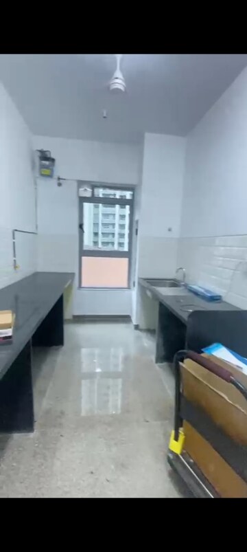 Kitchen in 3.5 BHK Apartment at Kalpataru Immensa, Kolshet Road – for Rent