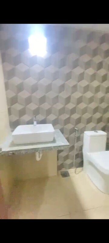 Bathroom in 3.5 BHK Apartment at Kalpataru Immensa, Kolshet Road – for Rent