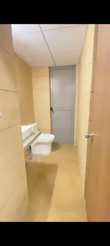 Bathroom in 3.5 BHK Apartment at Kalpataru Immensa, Kolshet Road – for Rent