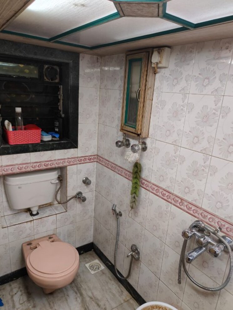 Bathroom, amrut-nagar-chs 1 Bedroom 450 Sq.Ft. Apartment In Ghatkopar West Mumbai 8840506
