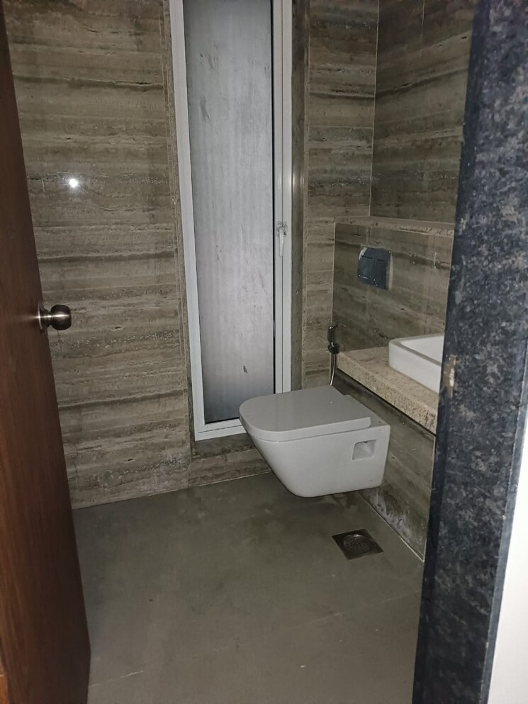 Bathroom, runwal-nirvana 3 Bedroom 1006 Sq.Ft. Apartment In Parel Mumbai 8840557