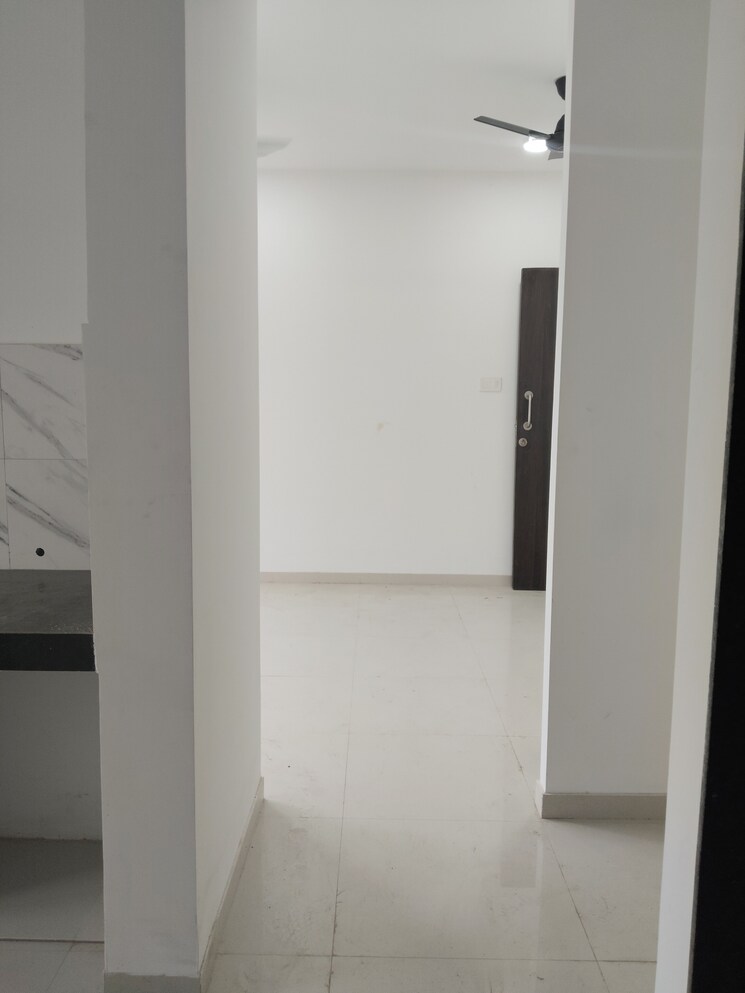 Room, uk-iridium 1 Bedroom 410 Sq.Ft. Apartment In Kandivali East Mumbai 8840529