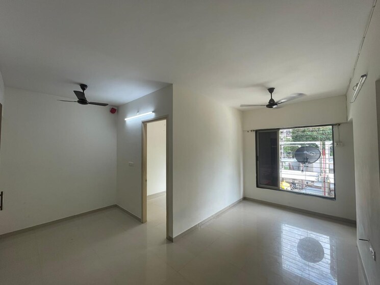 Room, city-view-building 1 Bedroom 450 Sq.Ft. Apartment In Worli Mumbai 8840534
