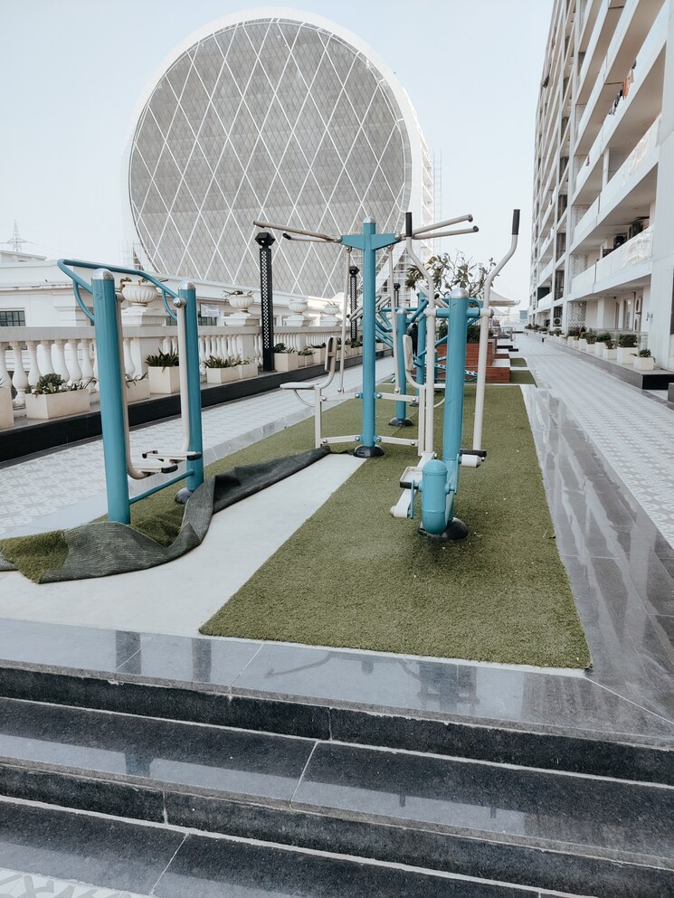 Balcony, omaxe-royal-residency-faridabad 3 Bedroom 1925 Sq.Ft. Apartment In Sector 79 Faridabad 8840551