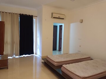 Building Lobby in 4 BHK Apartment at Sahara Grace Gurgaon, Sector 28 – for Rent