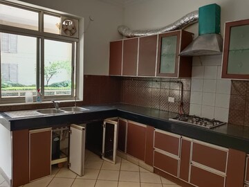 Kitchen in 4 BHK Apartment at Sahara Grace Gurgaon, Sector 28 – for Rent