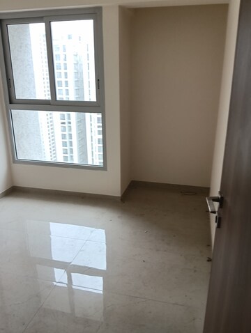 Room in 1.5 BHK Apartment at Piramal Vaikunth, Balkum Pada – for Rent
