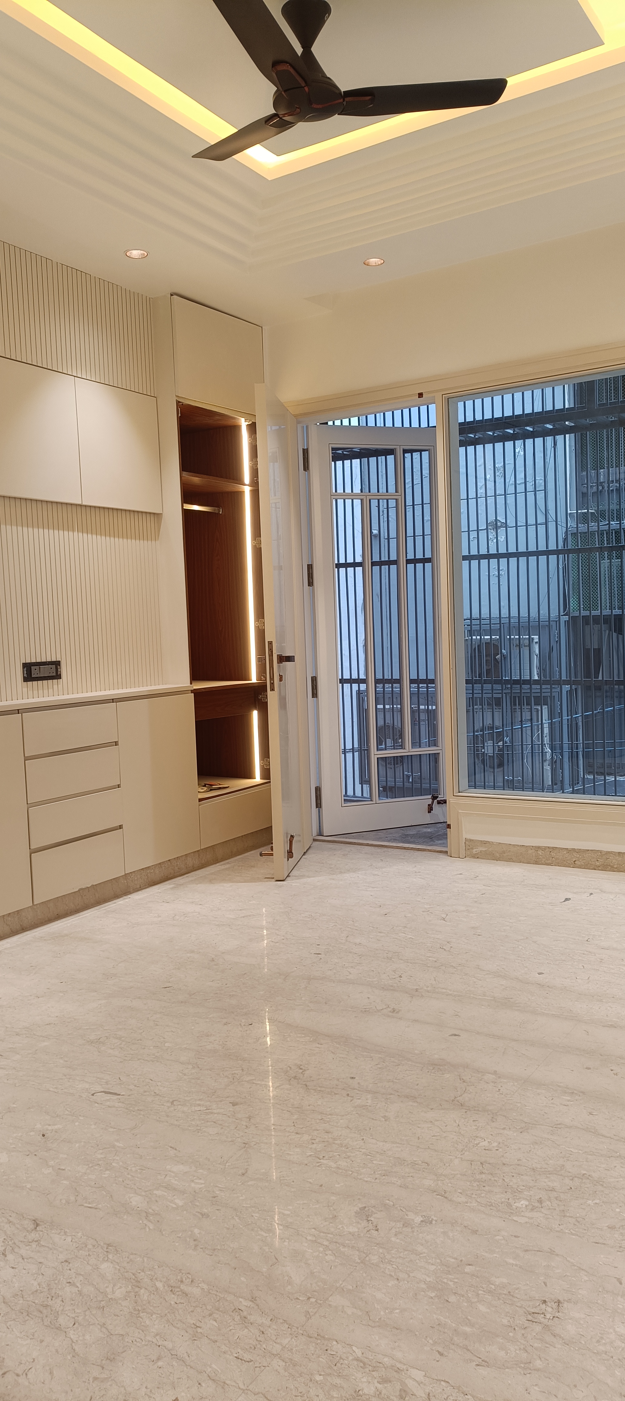 3 BHK + Pooja Room Builder Floor For Rent in Anand Vihar 