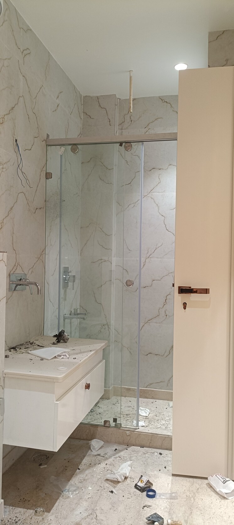 Bathroom, anand vihar 3 Bedroom 1800 Sq.Ft. Builder Floor In Anand Vihar Delhi 8840620