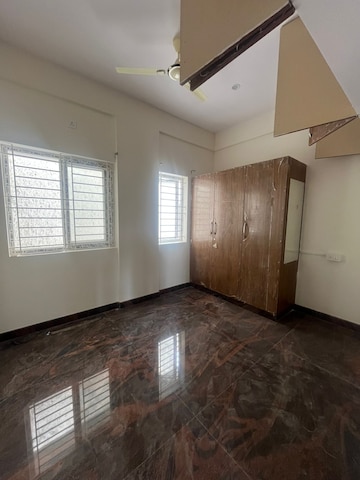 Room in 3 BHK Apartment at Domlur – for Rent