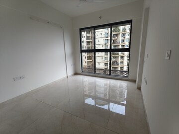 Room in 3 BHK Apartment at Godrej Urban Park, Chandivali – for Rent