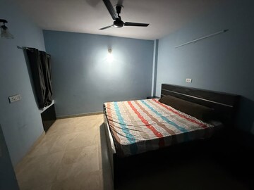Bedroom in 3 BHK Builder Floor at Sector 36 – for Rent