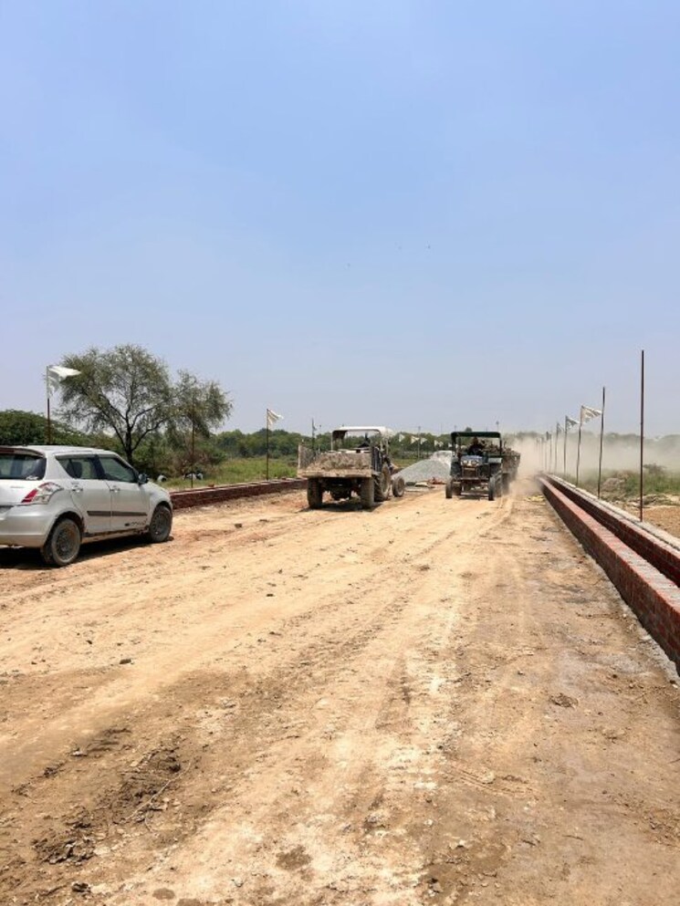 Map Location, laxmi nagar  10 Acre Plot In Laxmi Nagar Mathura 8840718