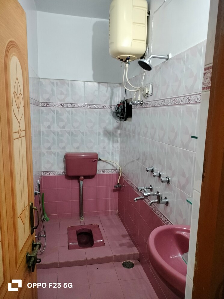 Bathroom, gomti nagar 2 Bedroom 1250 Sq.Ft. Builder Floor In Gomti Nagar Lucknow 8840773