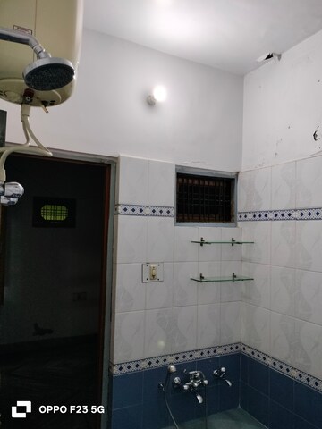 Kitchen in 2 BHK Builder Floor at Gomti Nagar – for Rent