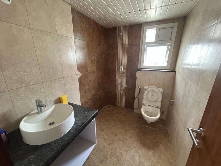 Bathroom, prestige-tranquil 3 Bedroom 2048 Sq.Ft. Apartment In Kokapet Hyderabad 8840759