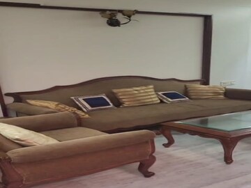 2 BHK Apartment For Rent in Dadar West