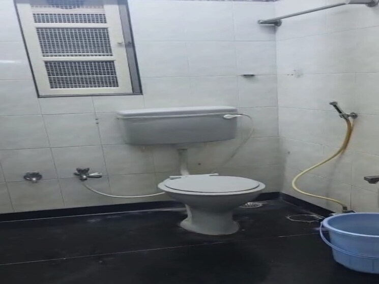 Bathroom, dadar west 2 Bedroom 800 Sq.Ft. Apartment In Dadar West Mumbai 8840778