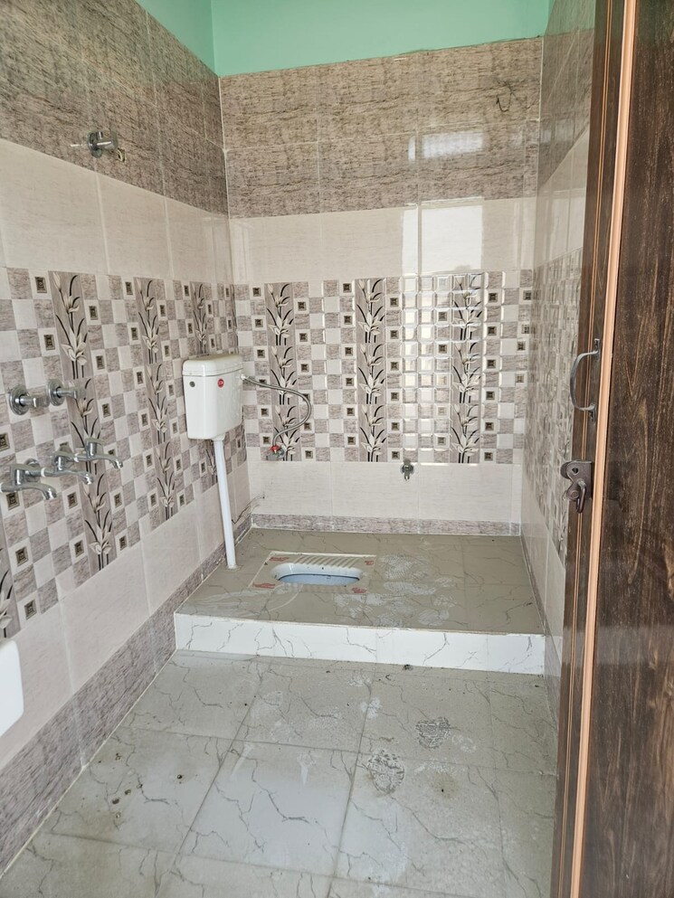 Bathroom, akanksha-apartments-govindpuram 4 Bedroom 900 Sq.Yd. Independent House In Govindpuram Ghaziabad 8840787