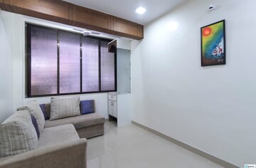 Room in 1 BHK Apartment at Vrindavan Apartment Goregaon, Goregaon East – for Rent