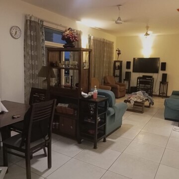 Living Room in 4 BHK Builder Floor at RWA Apartments Sector 92, Sector 92 – for Rent