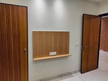 Room in 3 BHK Apartment at Maya Garden City, Lohgarh – for Rent