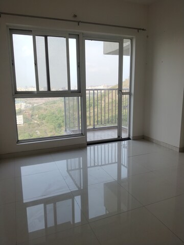 Room in 3 BHK Apartment at Godrej Hillside, Mahalunge – for Rent