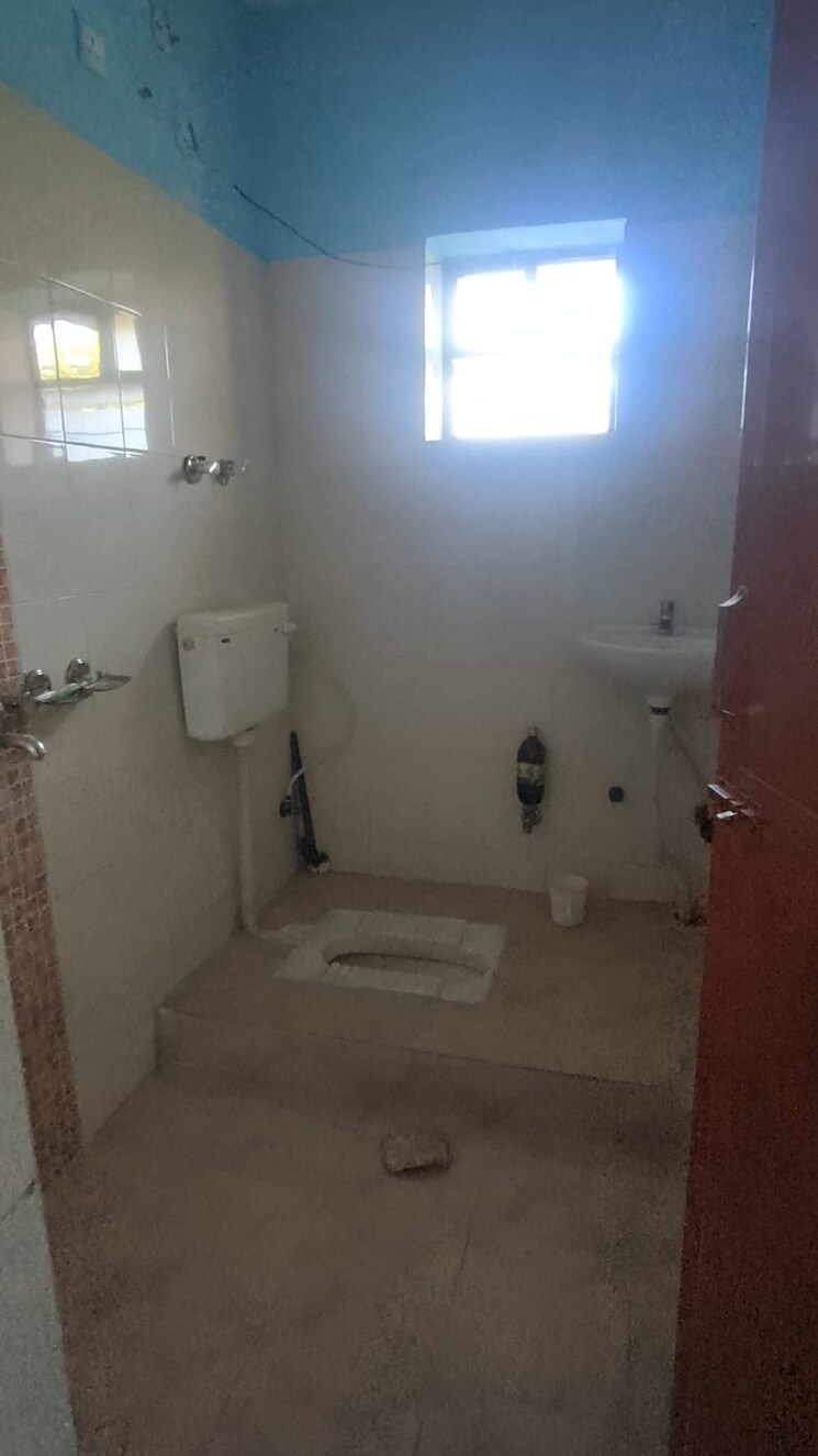 Bathroom, morabadi 3 Bedroom 1260 Sq.Ft. Apartment In Morabadi Ranchi 8840846