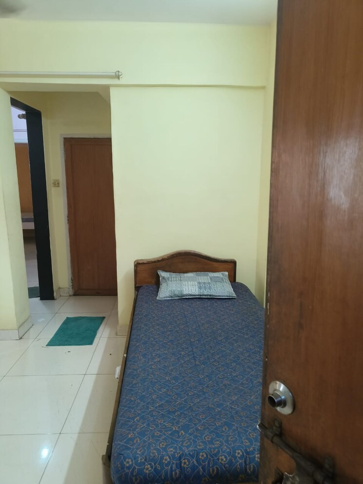 Bedroom, gurukripa-apartment-worli 1 Bedroom 450 Sq.Ft. Apartment In Worli Mumbai 8840898