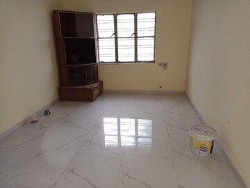 Room in 2 BHK Apartment at Satellite – for Rent
