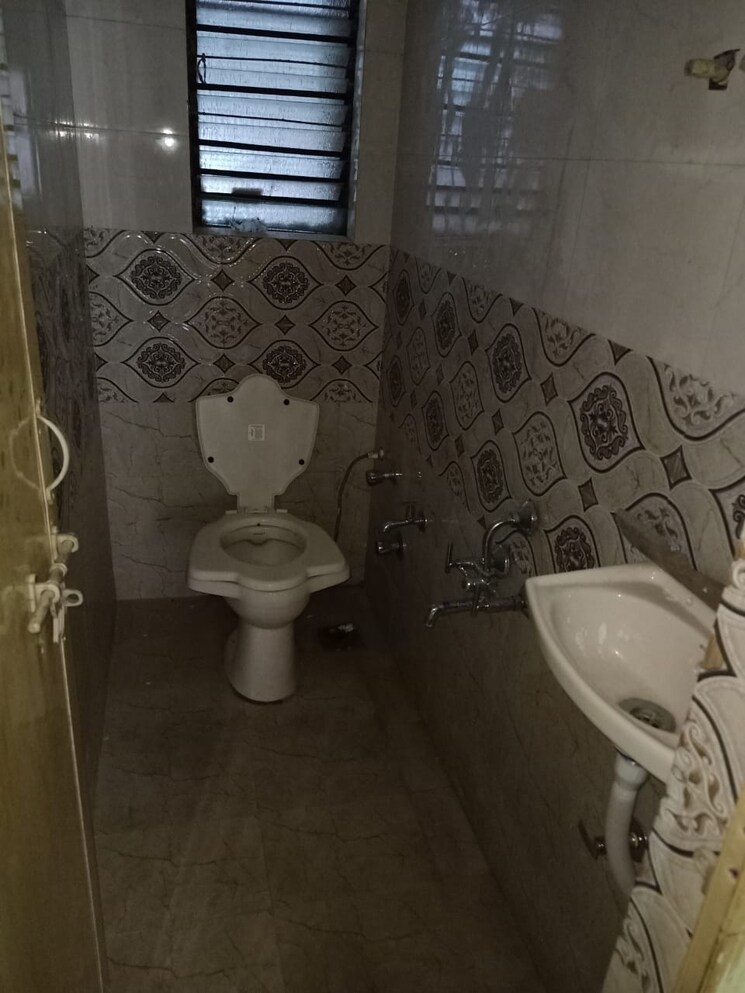 Bathroom, satellite 2 Bedroom 1250 Sq.Ft. Apartment In Satellite Ahmedabad 8805473