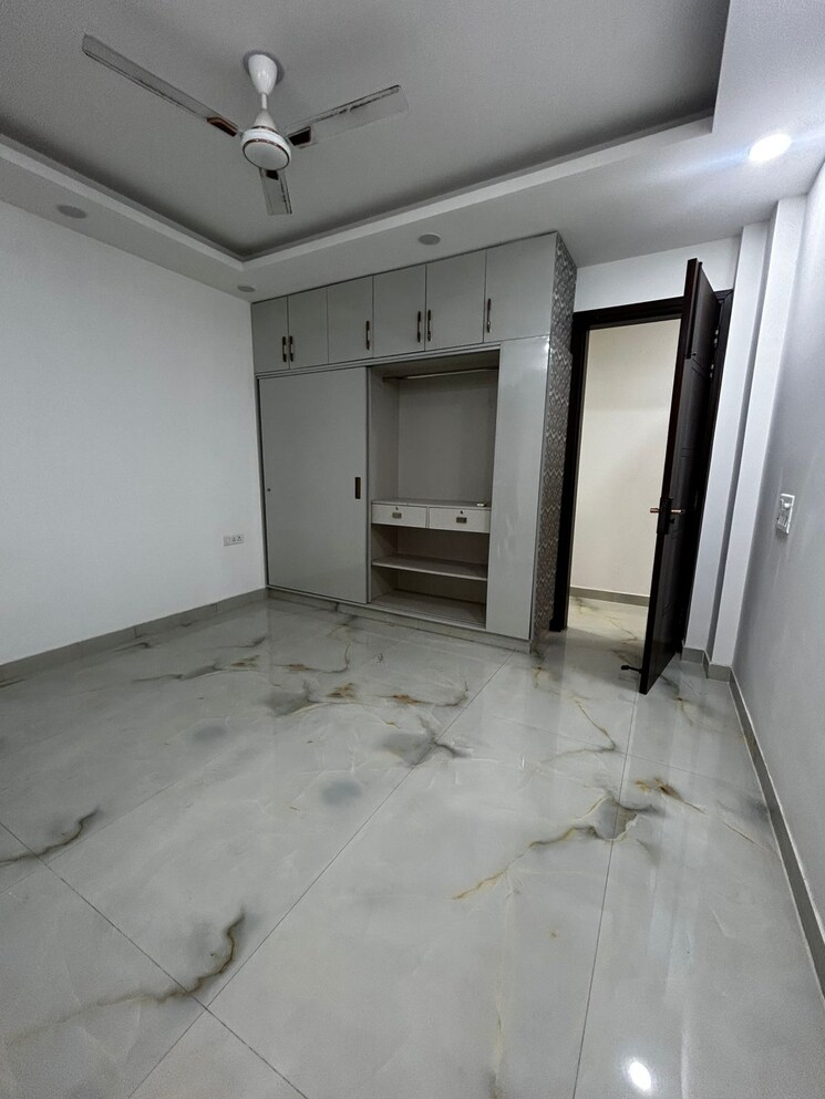 Room, lajpat nagar 3 Bedroom 1300 Sq.Ft. Builder Floor In Lajpat Nagar Delhi 8840951