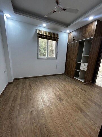 Room in 3 BHK Builder Floor at Lajpat Nagar – for Rent