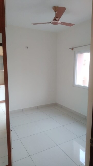 Room in 3 BHK Apartment at Prestige Finsbury Park Regent, Bagaluru – for Rent